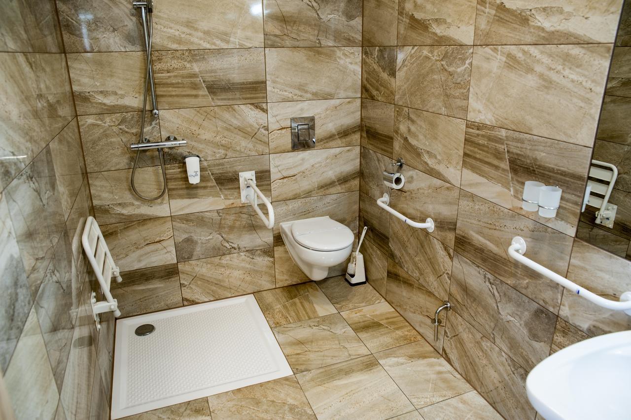 Hotel Pod Szyszkami Kozmin エクステリア 写真