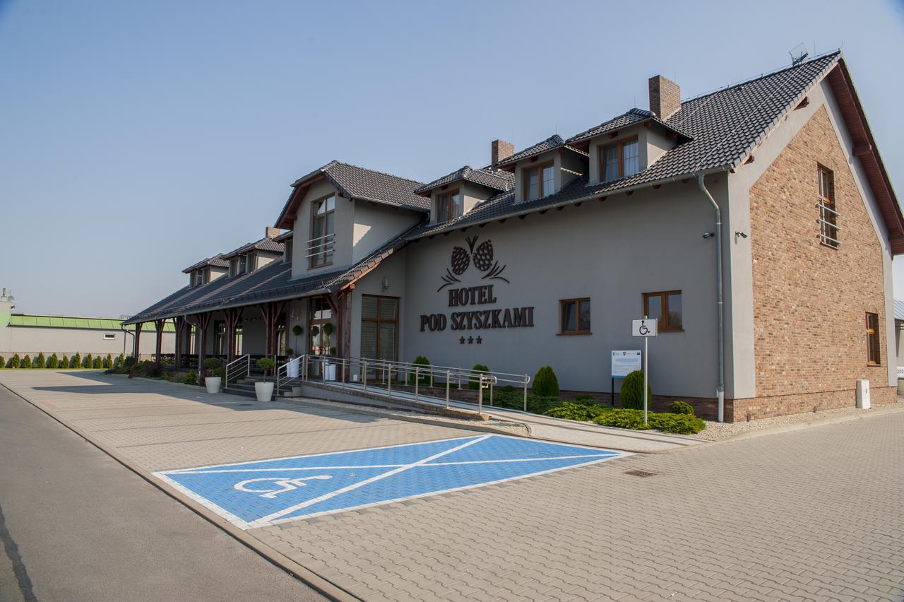 Hotel Pod Szyszkami Kozmin エクステリア 写真