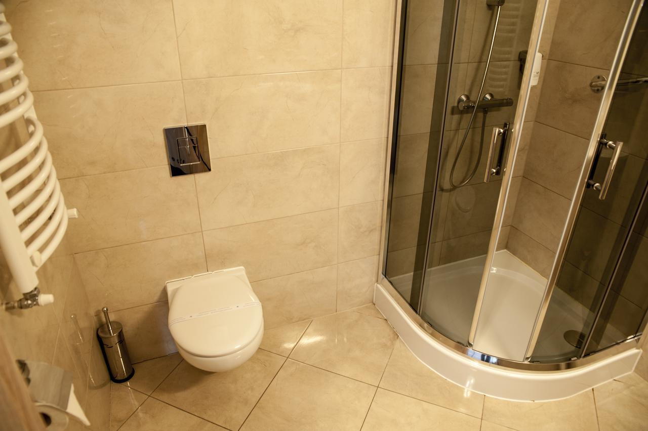 Hotel Pod Szyszkami Kozmin エクステリア 写真